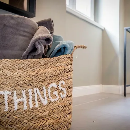 Brand New Amazing Apt. In The Heart Of